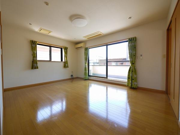 浅沼町貸家