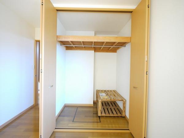 浅沼町貸家