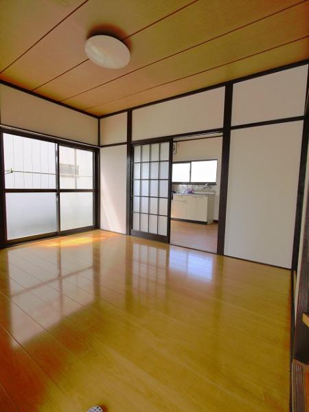 栃本町貸家