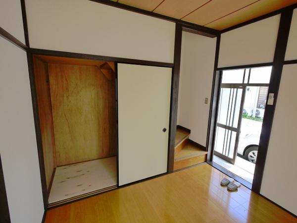 栃本町貸家