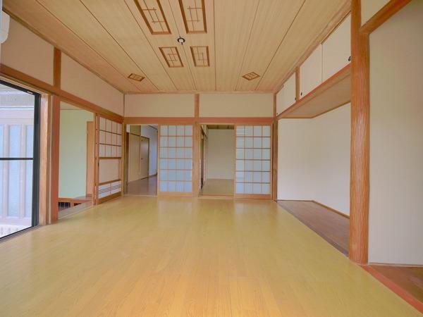 渡辺貸家東棟