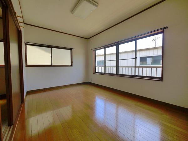 藤岡町藤岡貸家　西棟