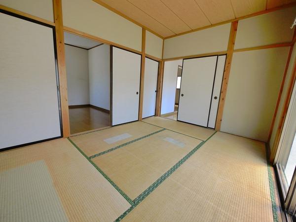 藤岡町藤岡貸家　西棟