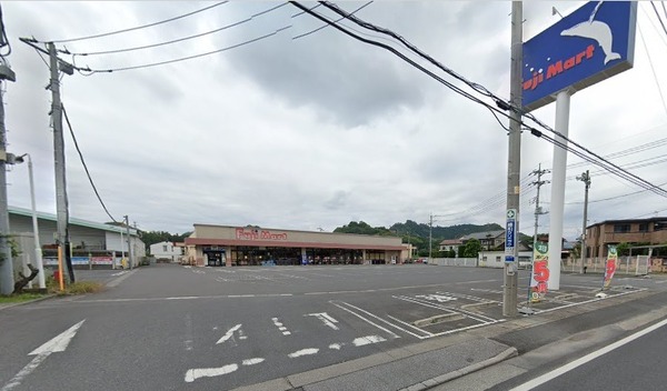 コート　ル・レイブ(フジマート葛生店)