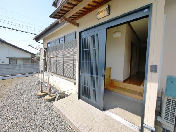 佐野市越名町　貸家
