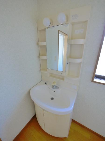 佐野市越名町　貸家