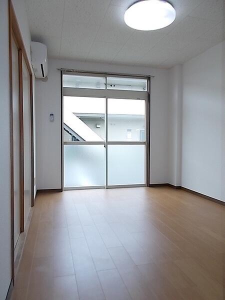 ユリカハイツ２