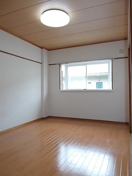 ユリカハイツ２