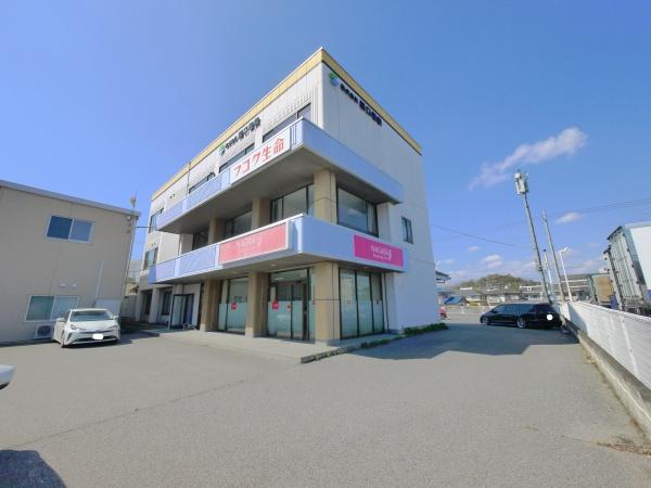 伊勢山町　貸事務所