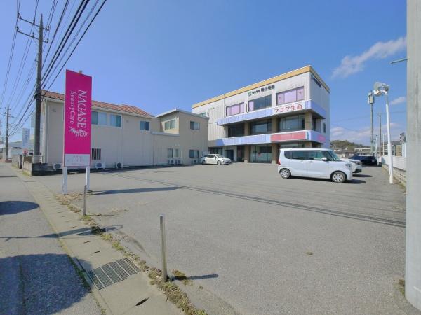 伊勢山町　貸事務所