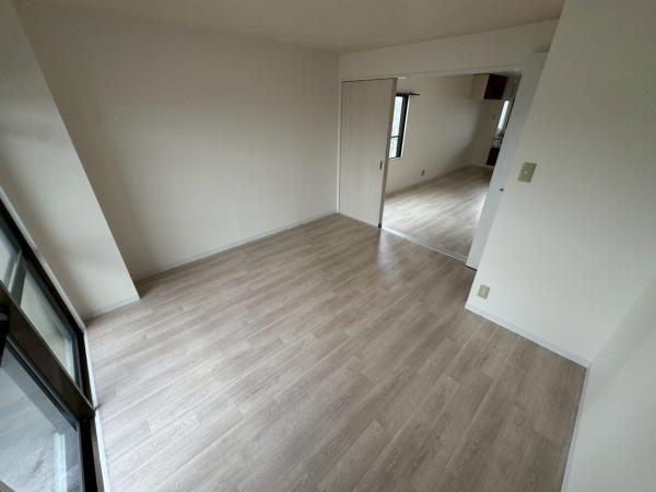 枚方市三栗１丁目のマンション