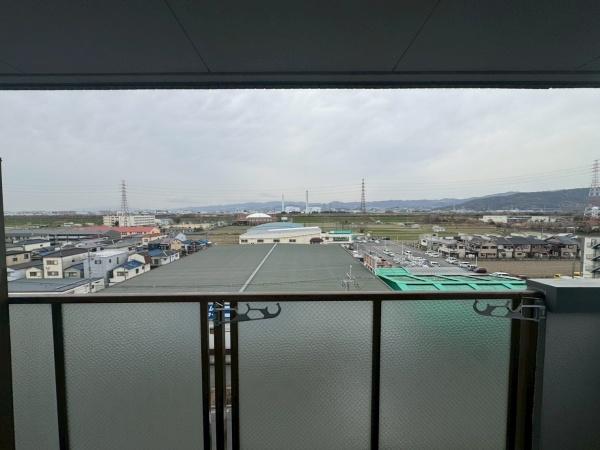 枚方市三栗１丁目のマンション