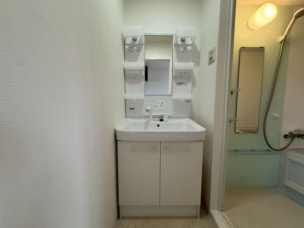 枚方市三栗１丁目のマンション
