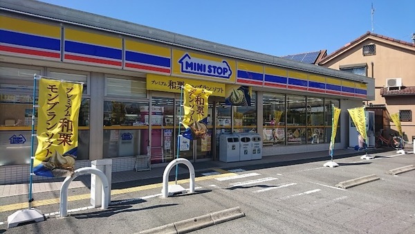 桜丘町貸家(ミニストップ枚方村野高見台店)