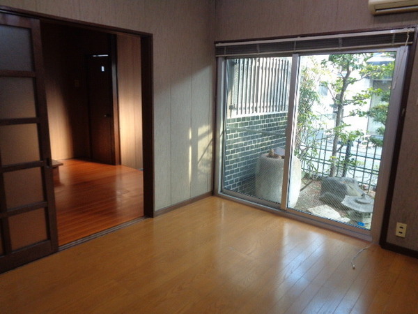 京都市伏見区深草仙石屋敷町の貸家
