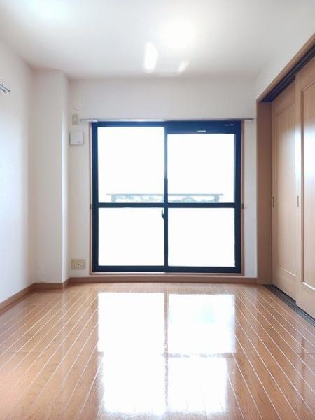 八王子市七国２丁目のマンション