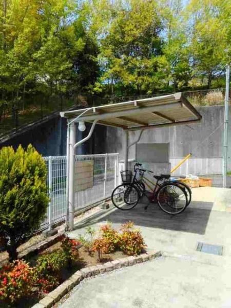 八王子市西片倉２丁目のアパート