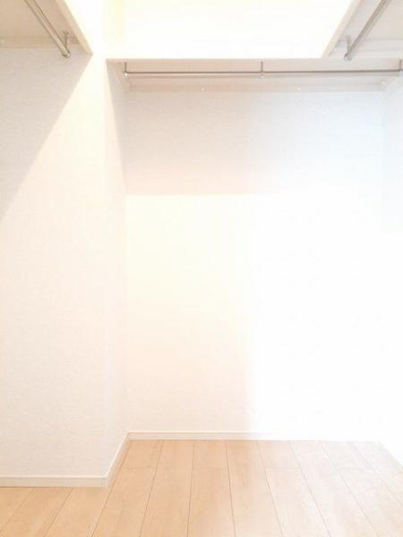 八王子市小比企町のアパート