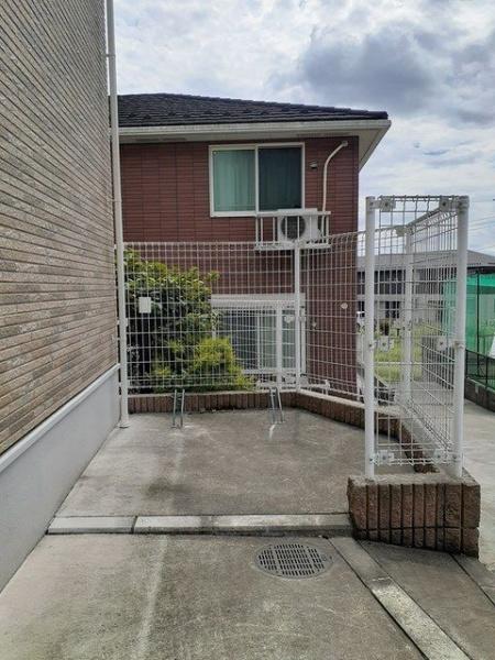 八王子市小比企町のアパート