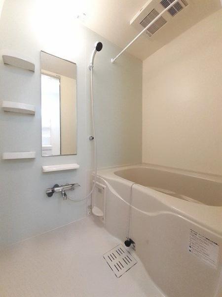 八王子市小比企町のアパート