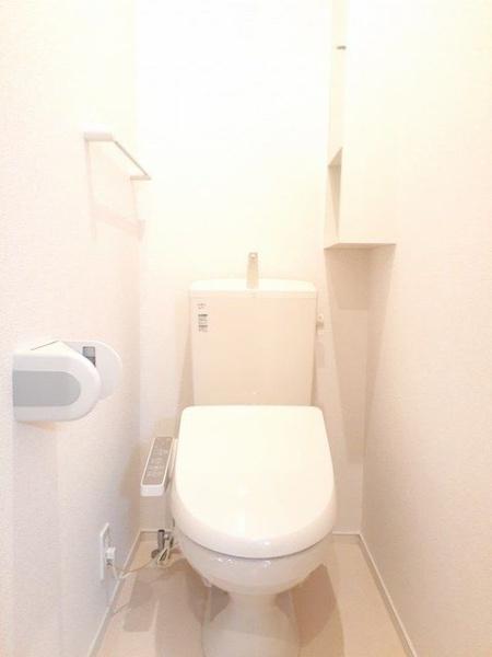 八王子市小比企町のアパート