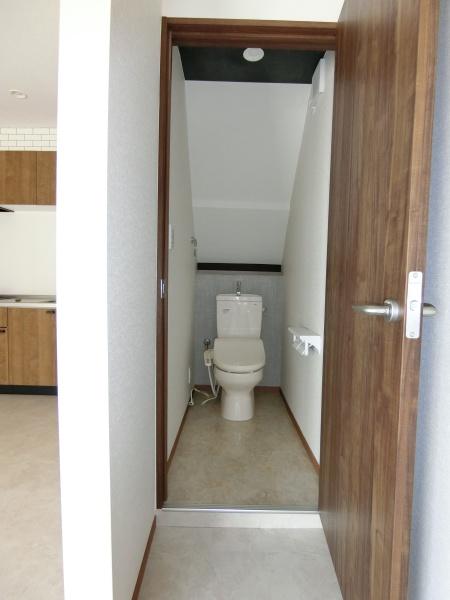 長房町店舗貸家