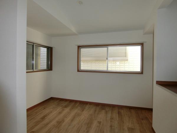 長房町店舗貸家