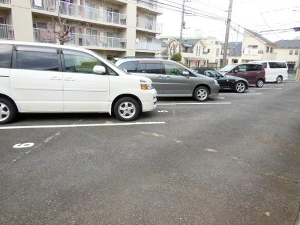 八王子市小比企町のマンション