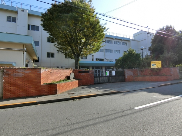 八王子市石川町のマンション(日野市立大坂上中学校)