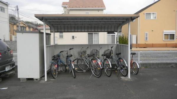 八王子市小比企町のアパート