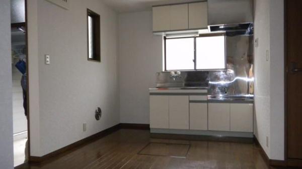 八王子市小比企町のアパート