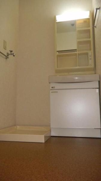 八王子市小比企町のアパート