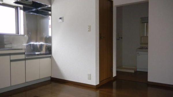 八王子市小比企町のアパート