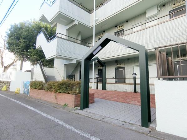 八王子市大和田町４丁目のマンション