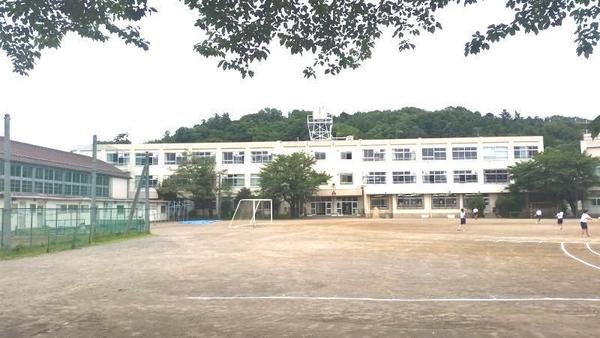 八王子市川口町のアパート(八王子市立川口中学校)