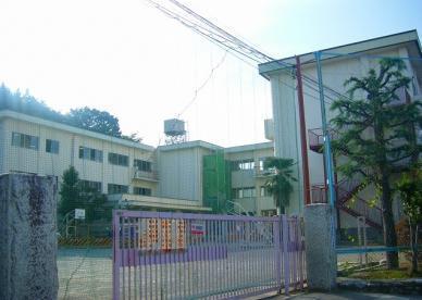 八王子市川口町のアパート(八王子市立川口小学校)