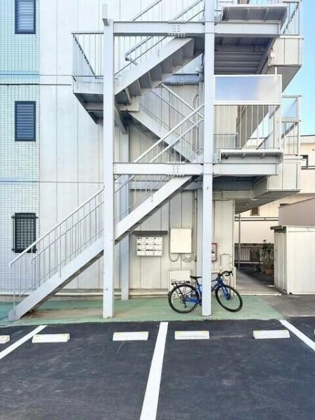 八王子市小比企町のマンション