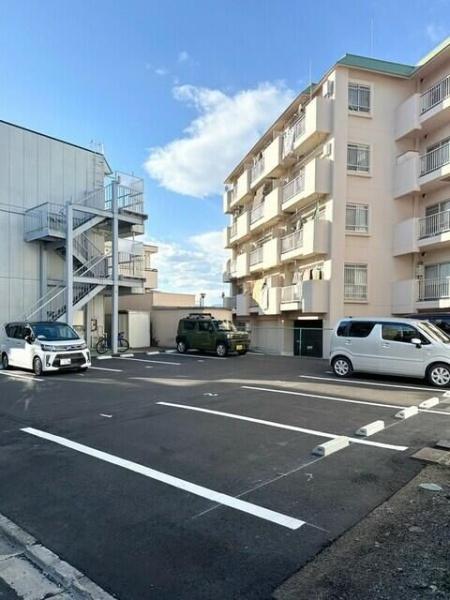 八王子市小比企町のマンション