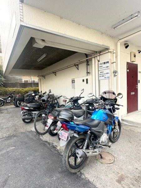 八王子市小比企町のマンション