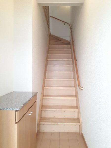 八王子市中野町のアパート