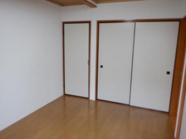 八王子市散田町５丁目のアパート
