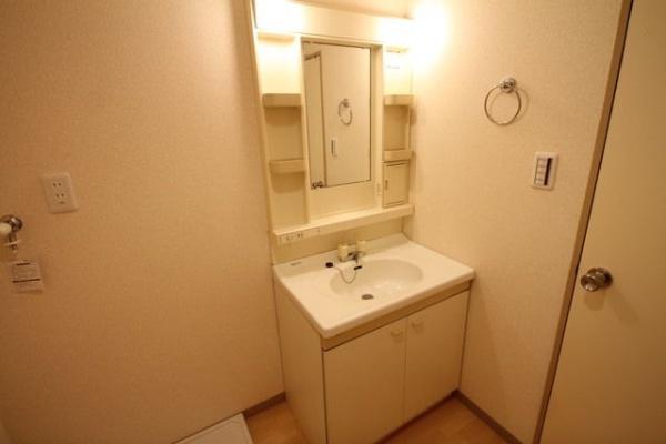 八王子市中野上町５丁目のマンション