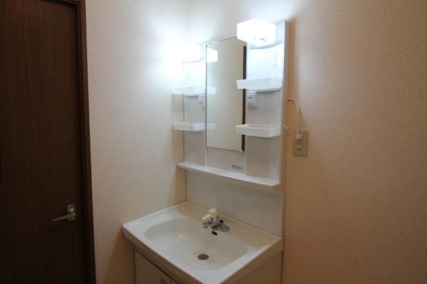 八王子市久保山町１丁目のマンション