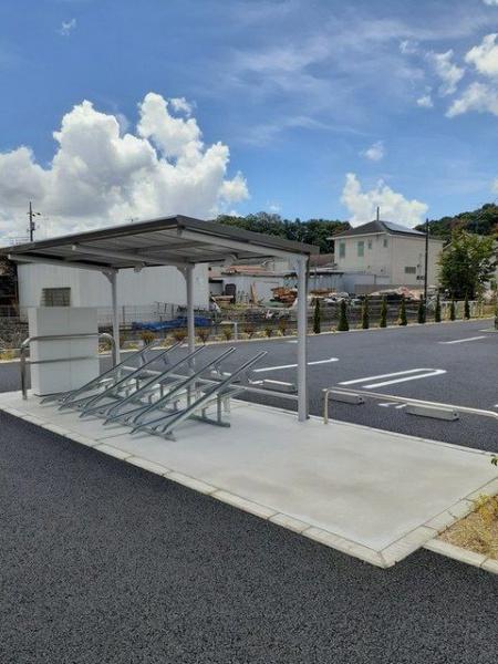 八王子市弐分方町のアパート
