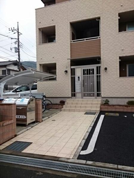 八王子市長沼町のアパート