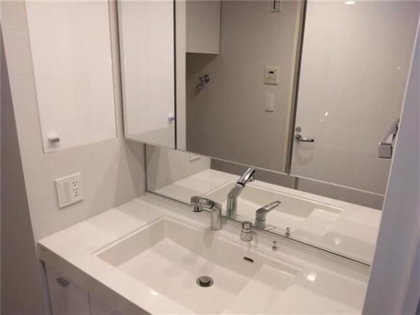 八王子市子安町４丁目のマンション