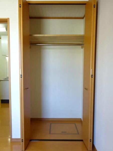 八王子市絹ケ丘２丁目のアパート