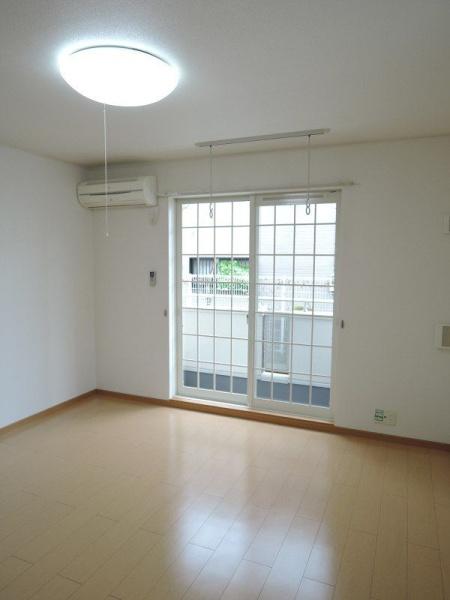 八王子市中野町のアパート