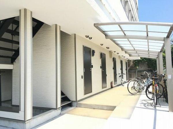 八王子市絹ケ丘１丁目のアパート