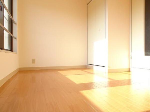 八王子市子安町３丁目のマンション